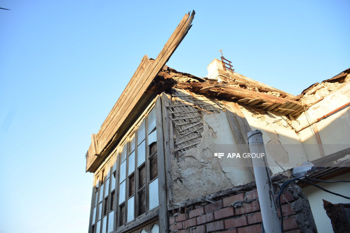 В Баку снесут аварийное здание, жильцы получат компенсацию -ФОТО 