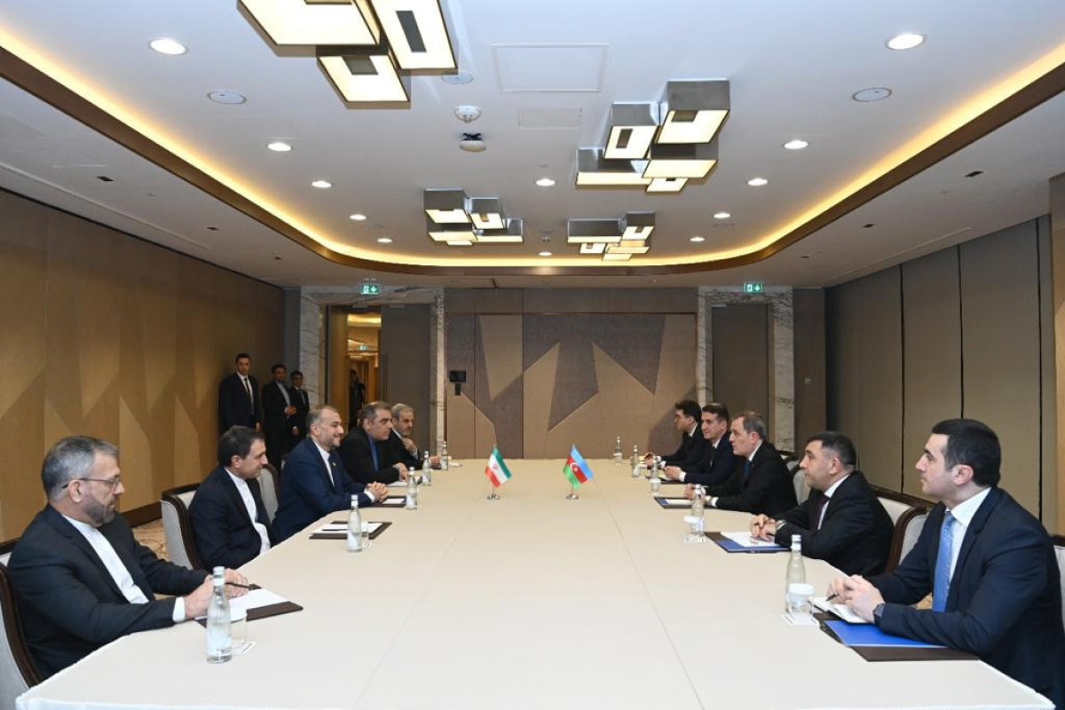 Главы МИД Азербайджана и Ирана обсудили региональные вопросы-ФОТО 