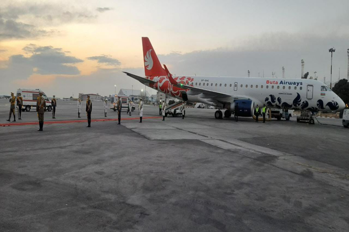 Самолет с телом Орхана Аскерова и с эвакуированными дипломатами на борту прибыл в Баку -ОБНОВЛЕНО 