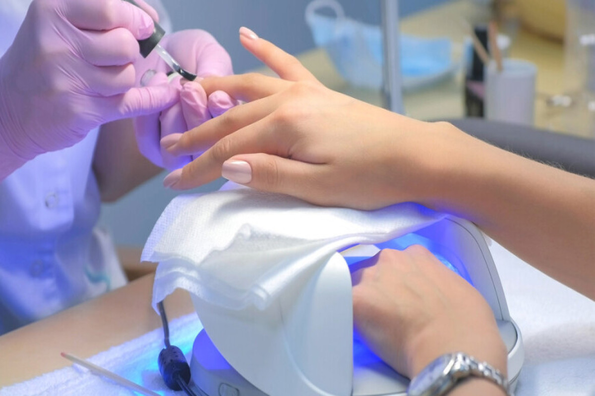 Врачи: Ультрафиолетовые лампы для сушки ногтей могут провоцировать рак