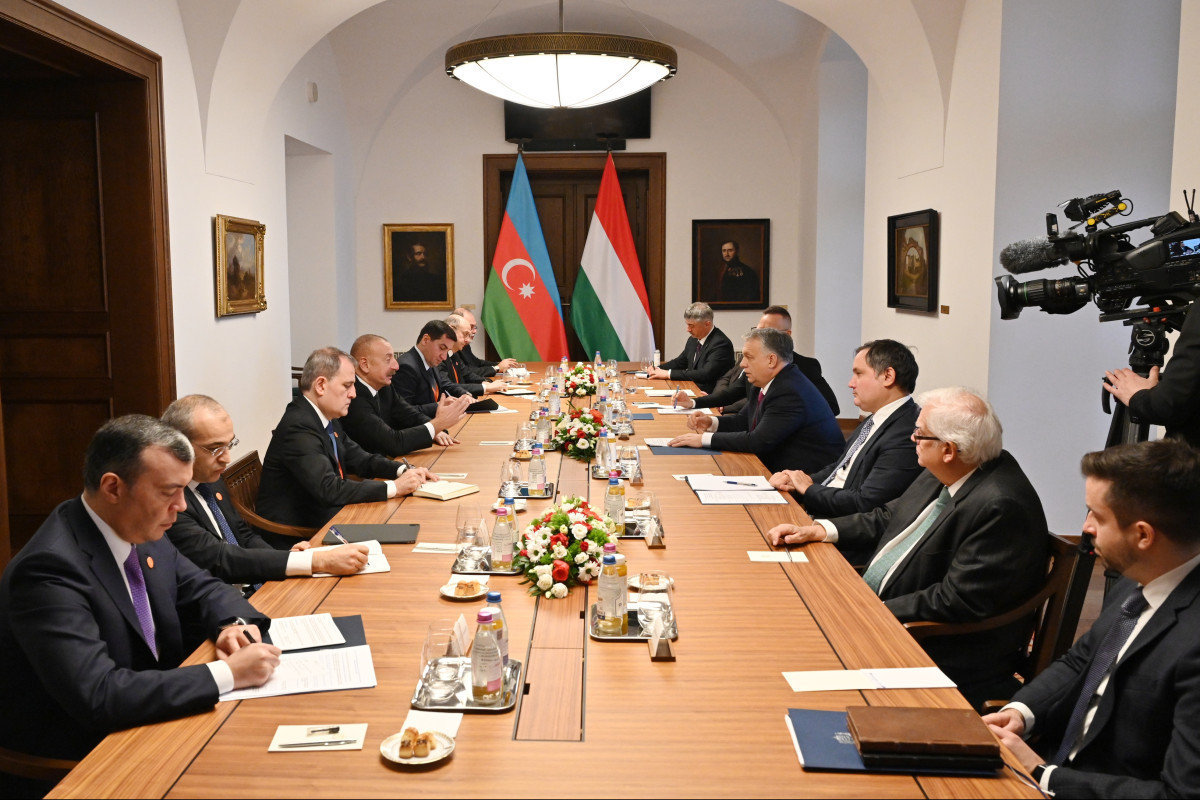 Встреча Президента Азербайджанской Республики Ильхама Алиева с премьер-министром Венгрии Виктором Орбаном в расширенном составе