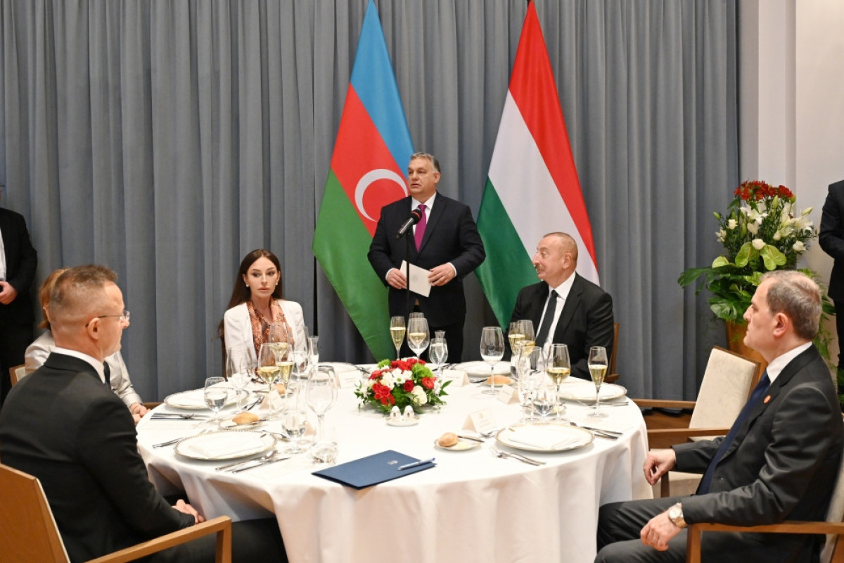 В Будапеште дан официальный обед в честь Президента Ильхама Алиева и первой леди Мехрибан Алиевой -ФОТО 