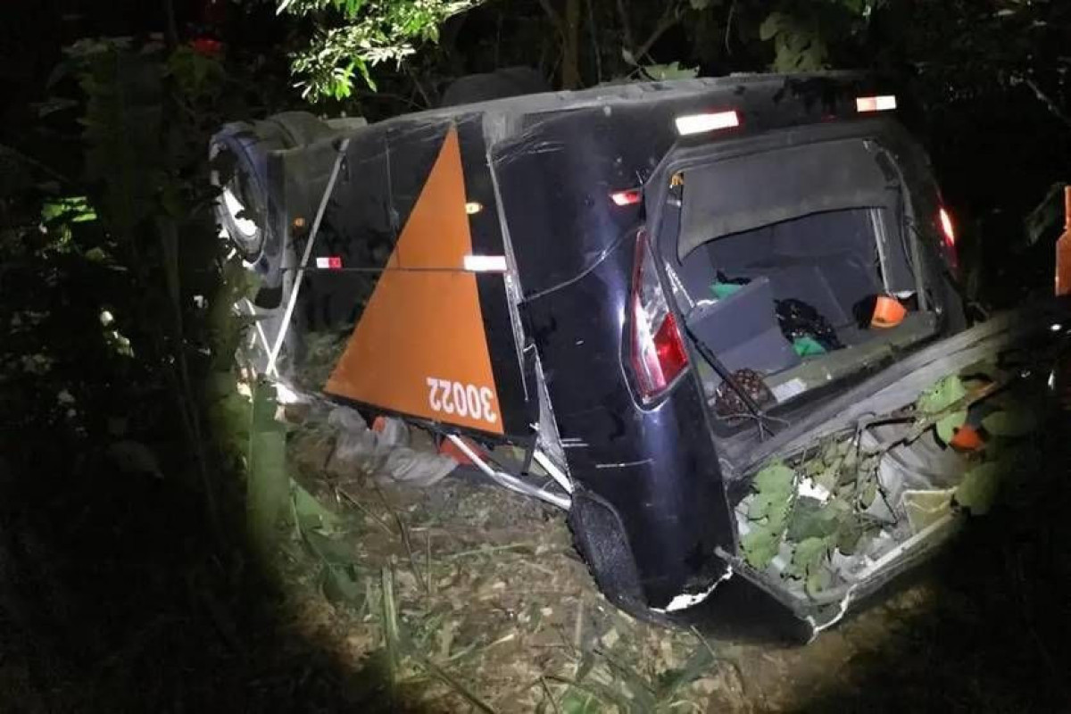 В Бразилии автобус с молодежной футбольной командой упал с моста: есть жертвы-ФОТО 