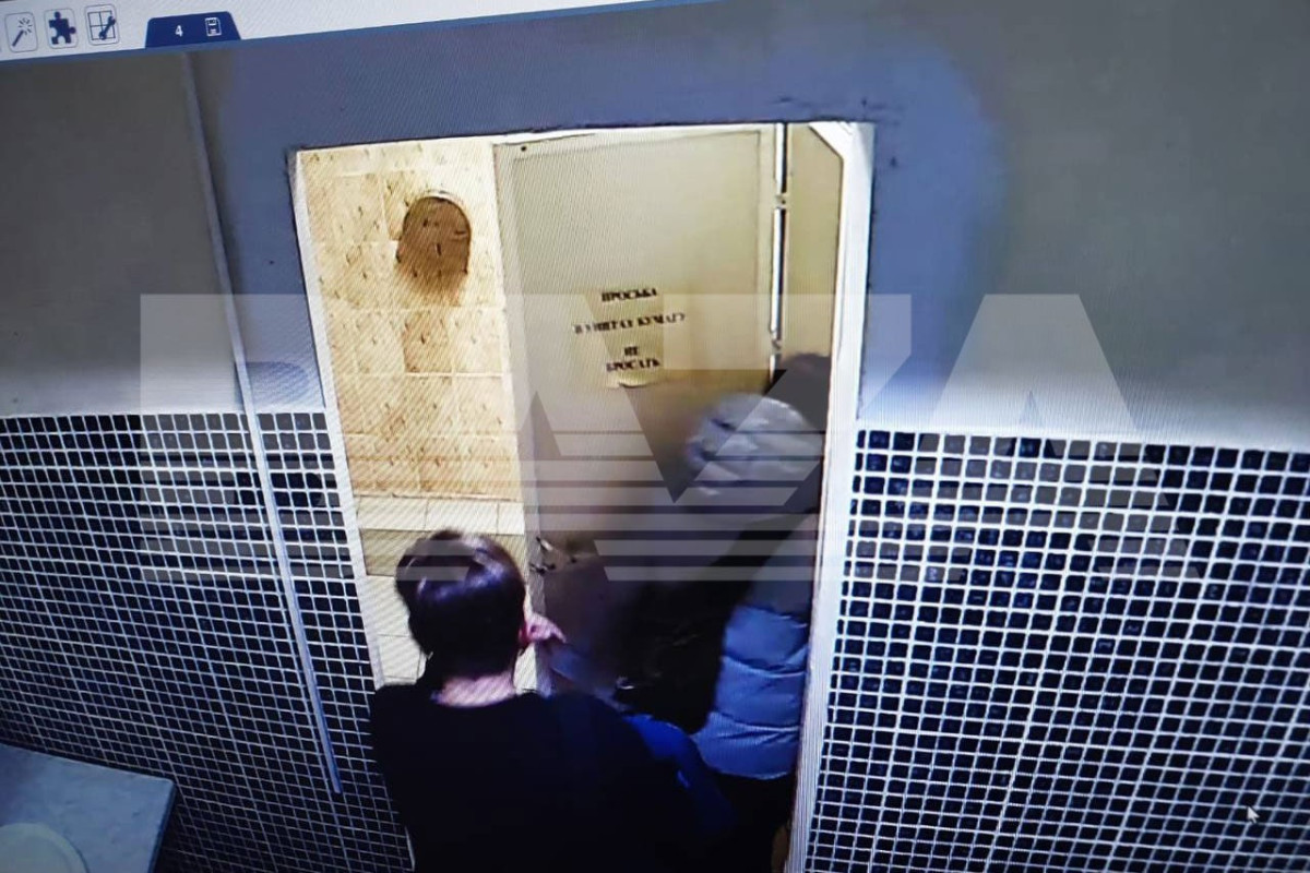 В России с помощью камер наблюдения нашли и оштрафовали женщину, оставившую антивоенную надпись в туалете-ФОТО 