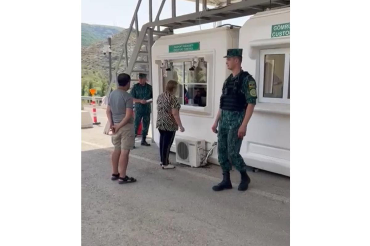 Жители Карабаха армянского происхождения беспрепятственно проходят через КПП в направлении Горус-Ханкенди--ВИДЕО