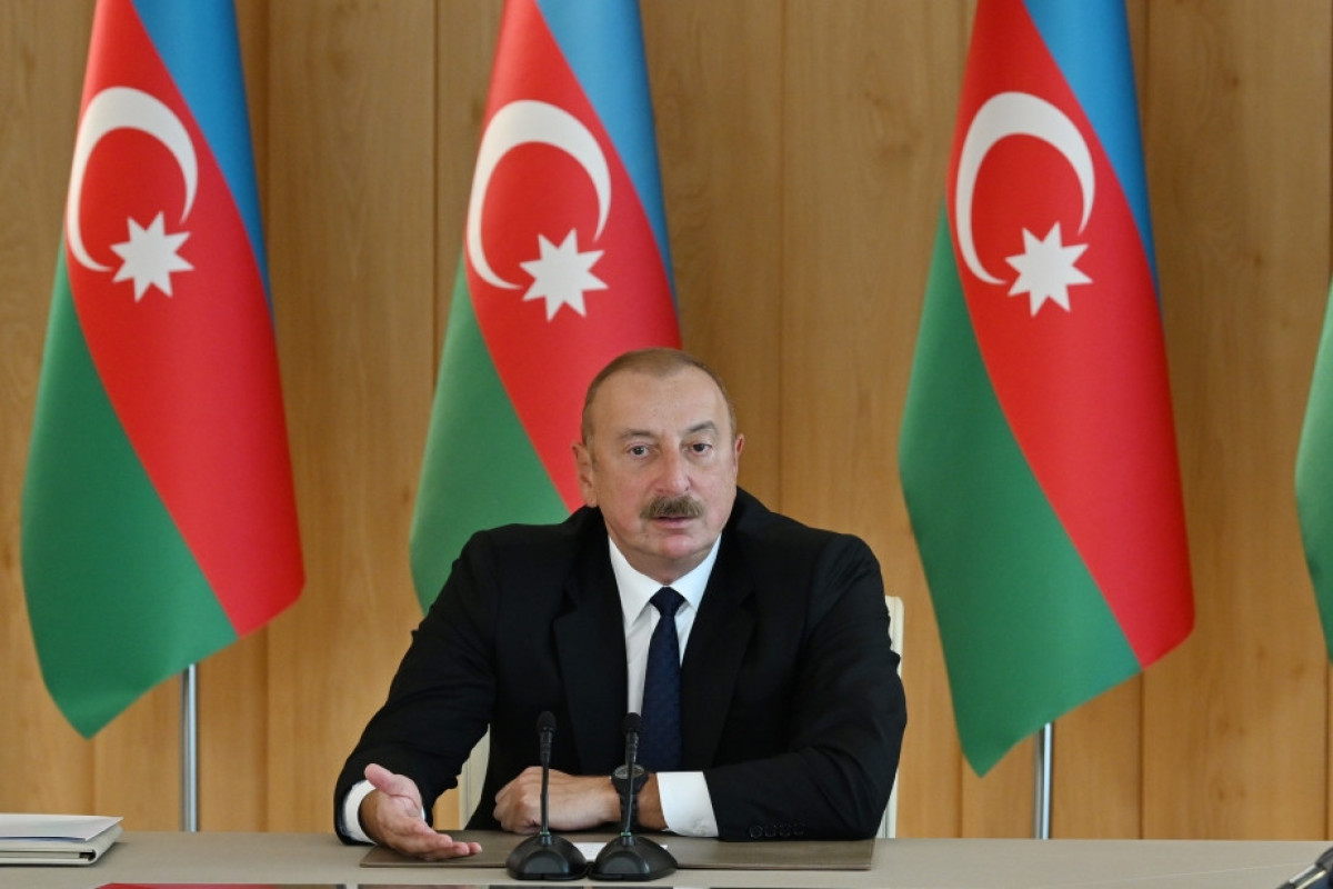 Президент: Забрасывание полиции камнями никому не делает чести