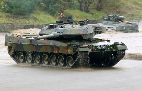 Испания отправила в Украину новую партию бронетранспортеров и танков «Leopard 2A4»