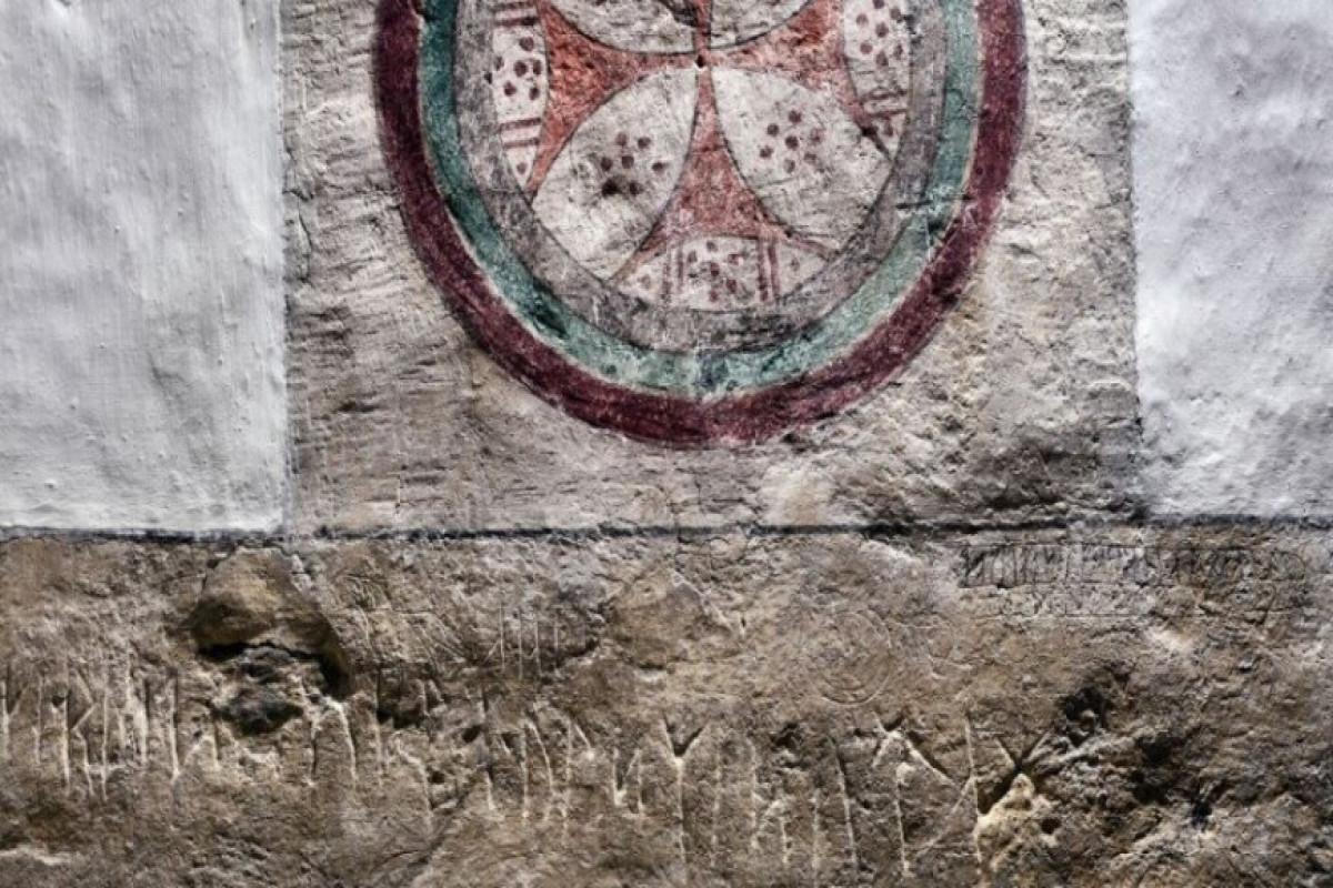 Долговую расписку 800-летней давности нашли на стене церкви в Дании