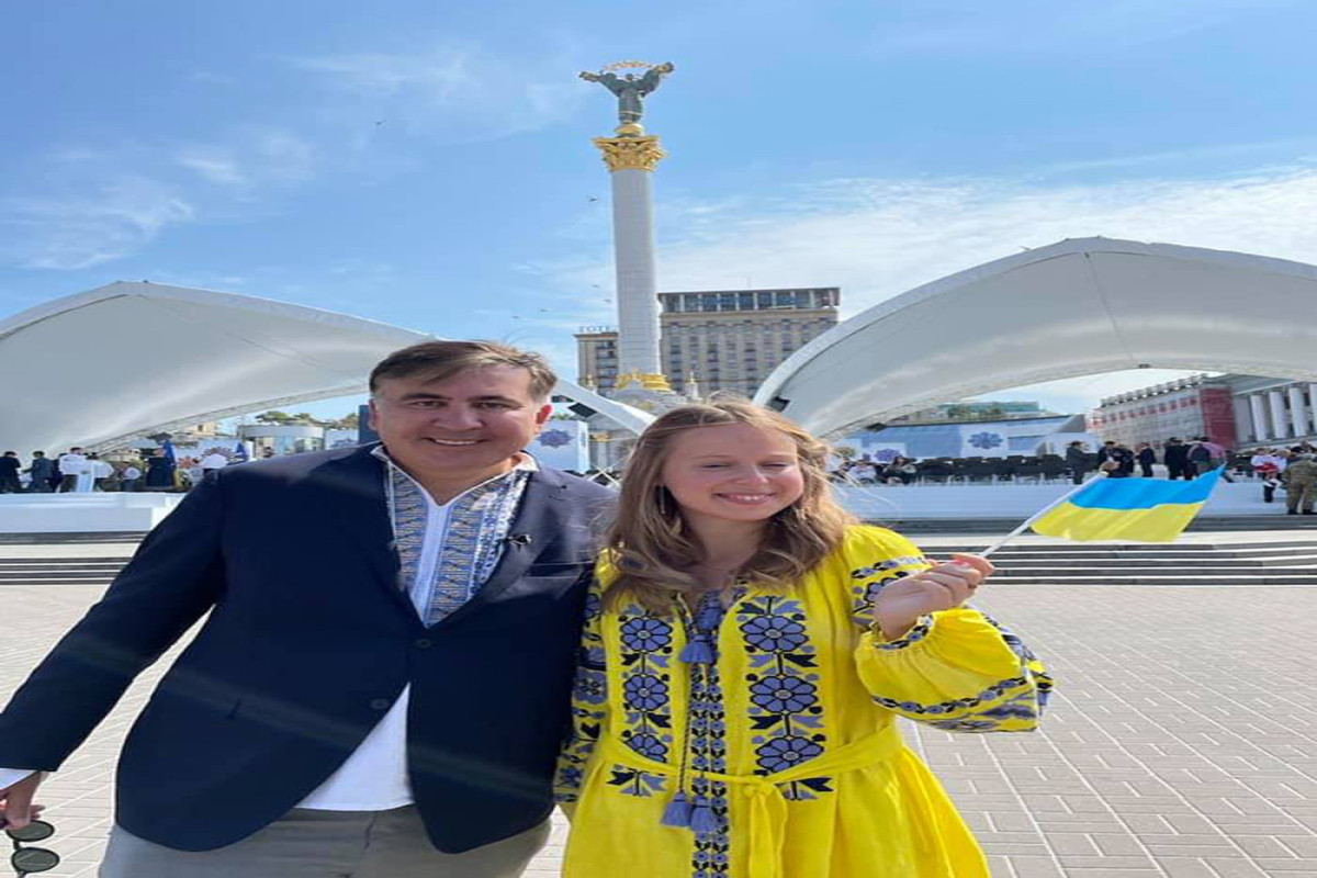 Депутат украинского парламента родила от Саакашвили
-ФОТО 