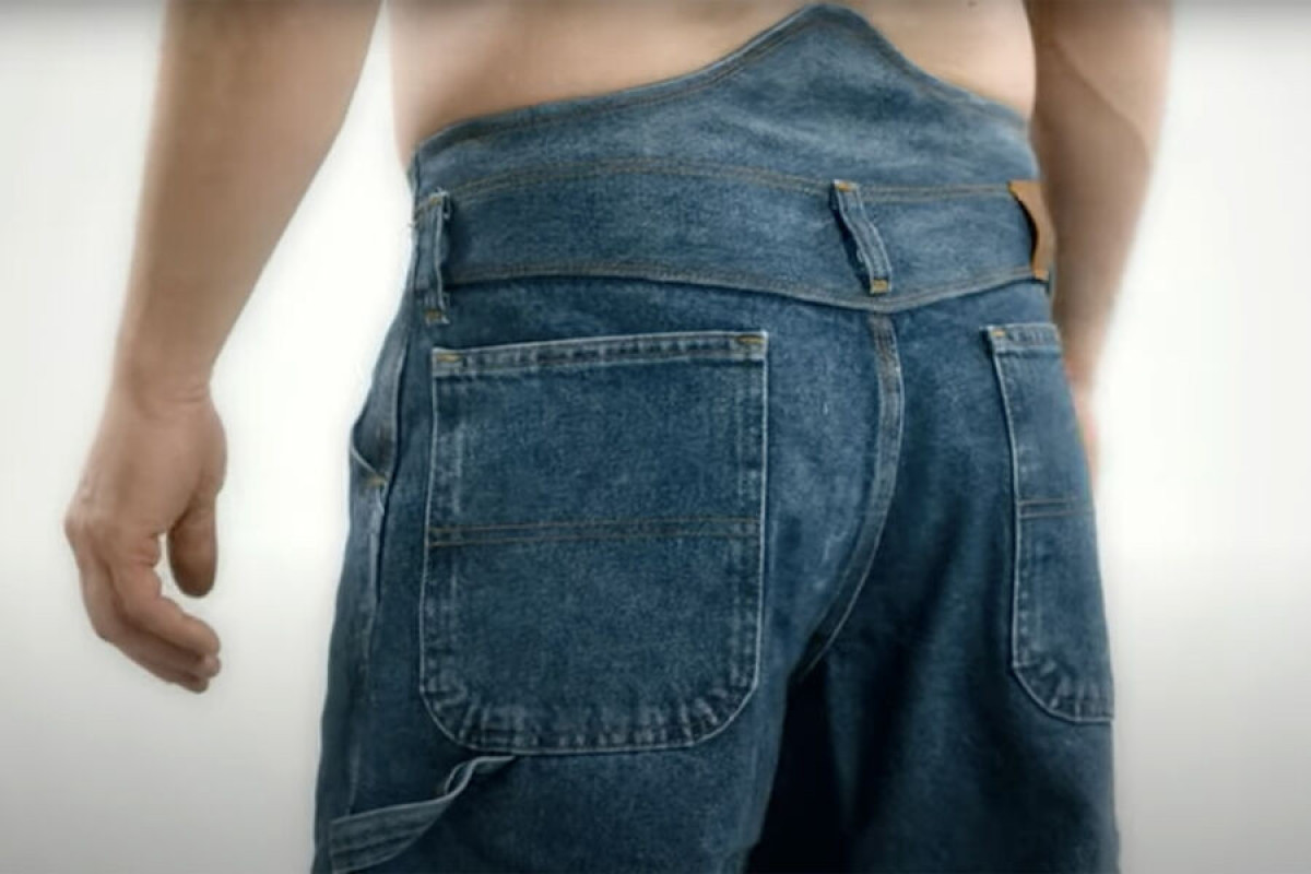 Канадский бренд выпустил джинсы с деталью для прикрытия ягодиц наклонившихся мужчин-ВИДЕО 