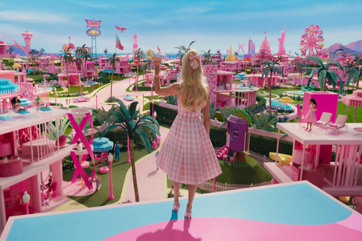 Фильм "Барби" спровоцировал всемирный дефицит розовой краски