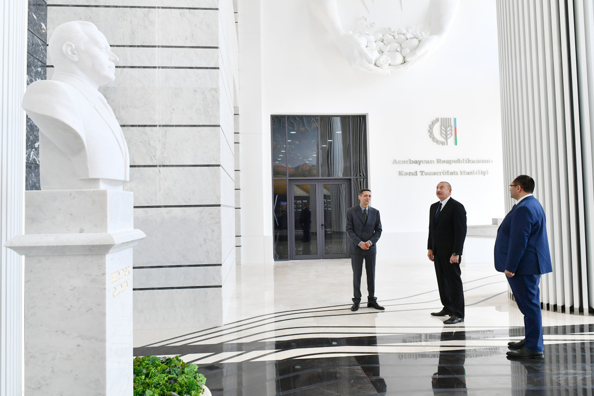 Ильхам Алиев принял участие в открытии нового здания Минсельхоза в Баку-ФОТО 