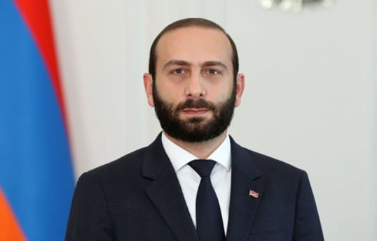 Мирзоян обсудил с турецким коллегой нормализацию двусторонних отношений