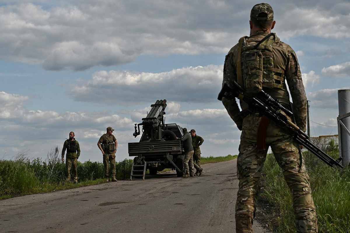 Экс-глава штаба Британии: ВСУ ищут слабые места в линиях обороны России для наступления