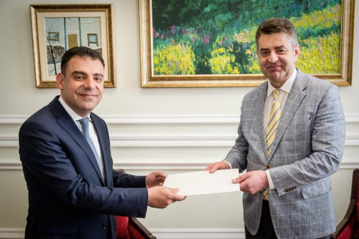 Посол Азербайджана вручил копию верительной грамоты замминистру иностранных дел Украины