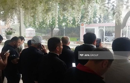 В Шуше шел проливной дождь, выпал град  --ФОТО 