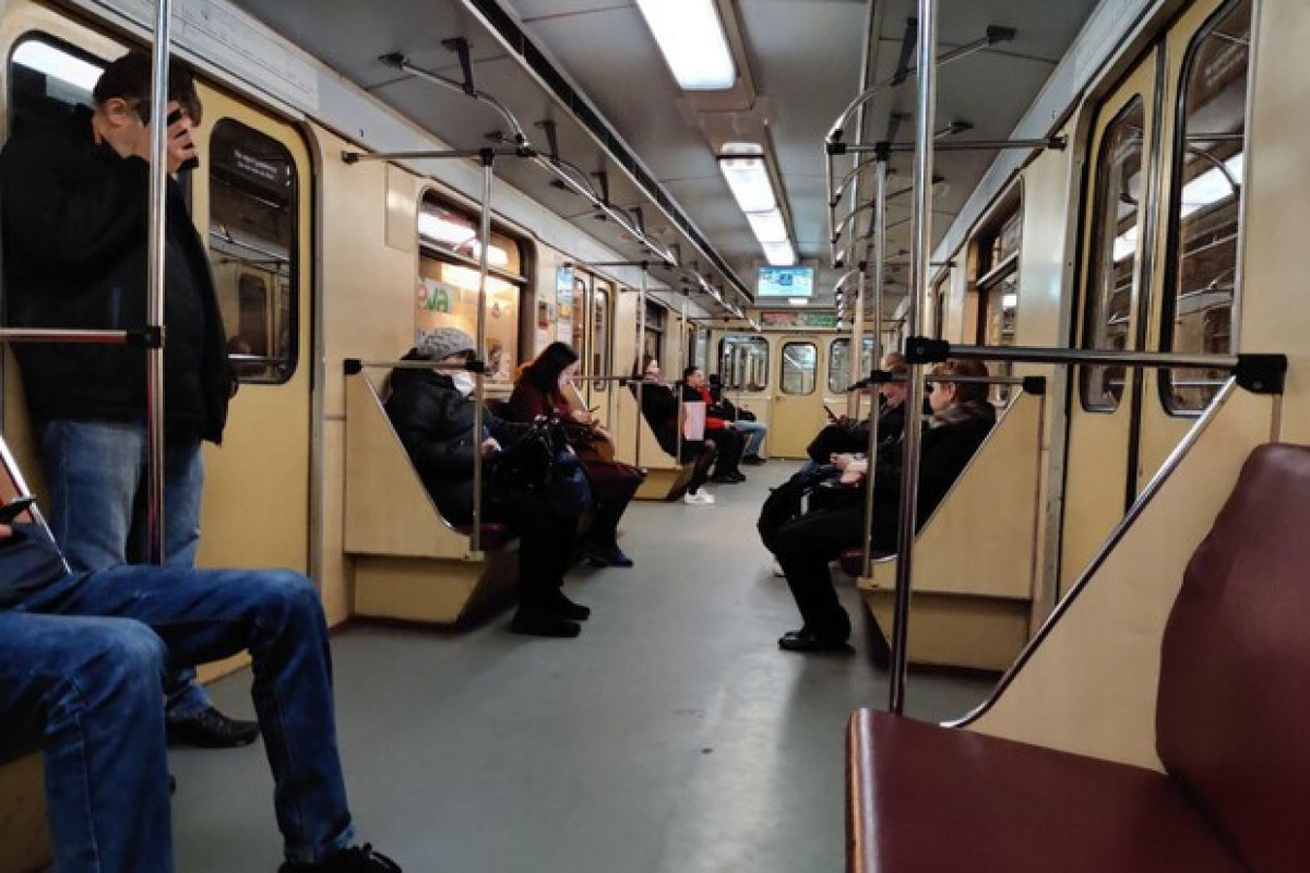 Депутат и метро: наши люди в булочную на такси не ездят
