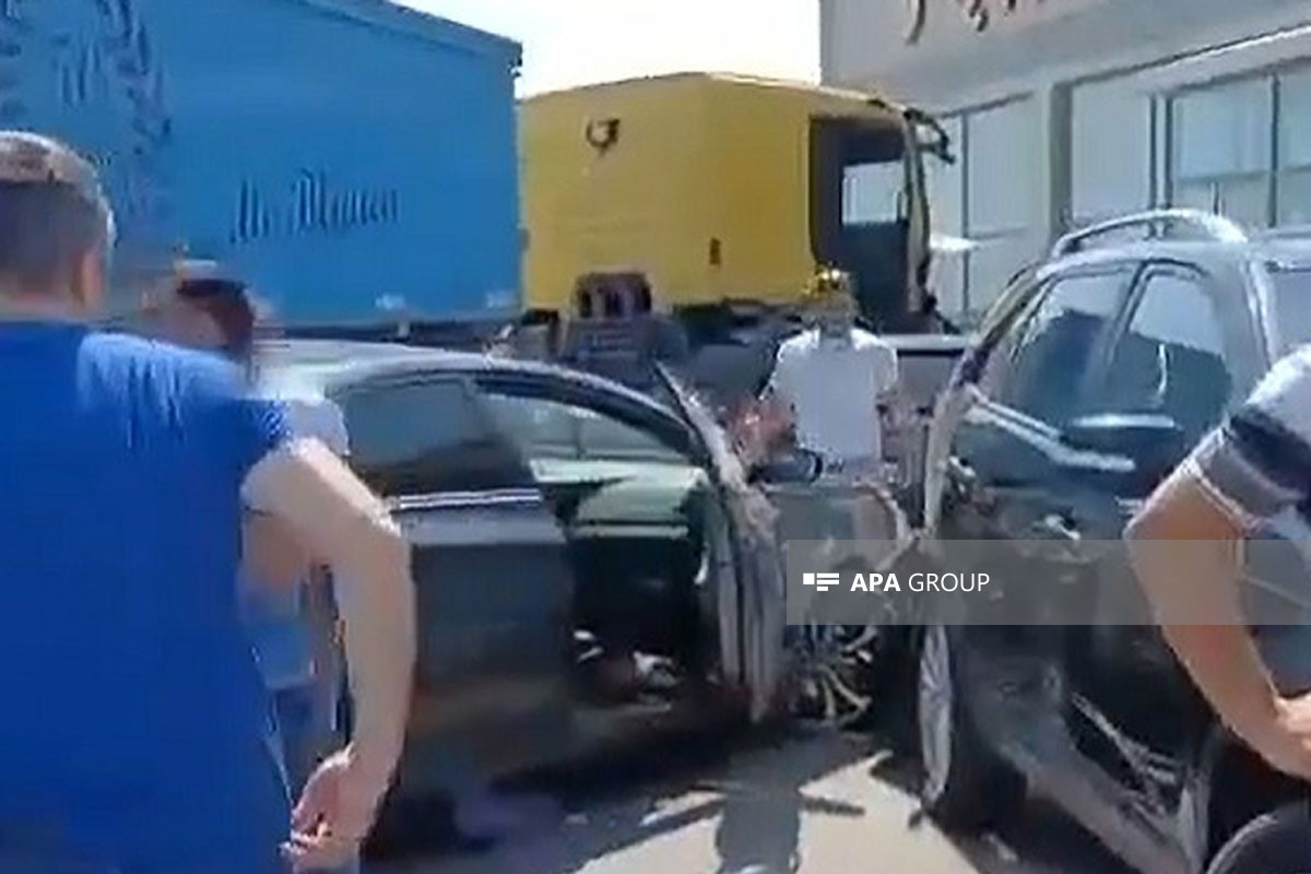 На автомагистрали Баку-Газах произошла цепная авария -ФОТО