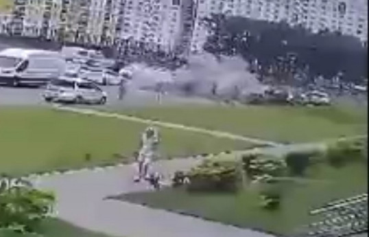 В Воронеже один из снарядов упал прямо на парковку, повреждены автомобили-ВИДЕО 