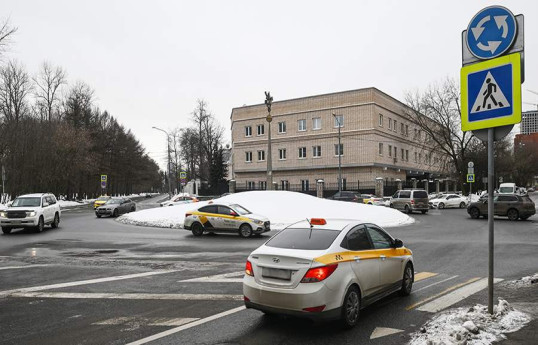 В России изменились правила проезда перекрестков с круговым движением