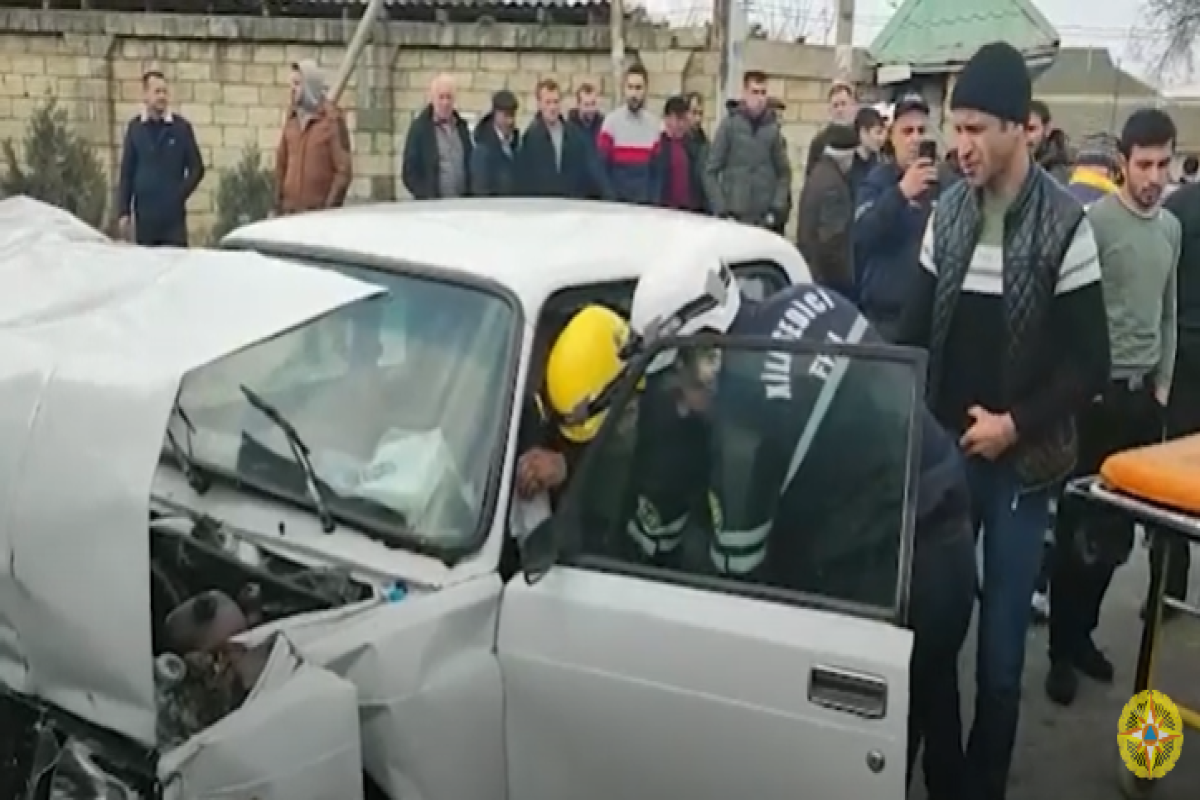 Спасены граждане, оказавшиеся в зажатом состоянии в автомобилях в результате ДТП в Амирджане