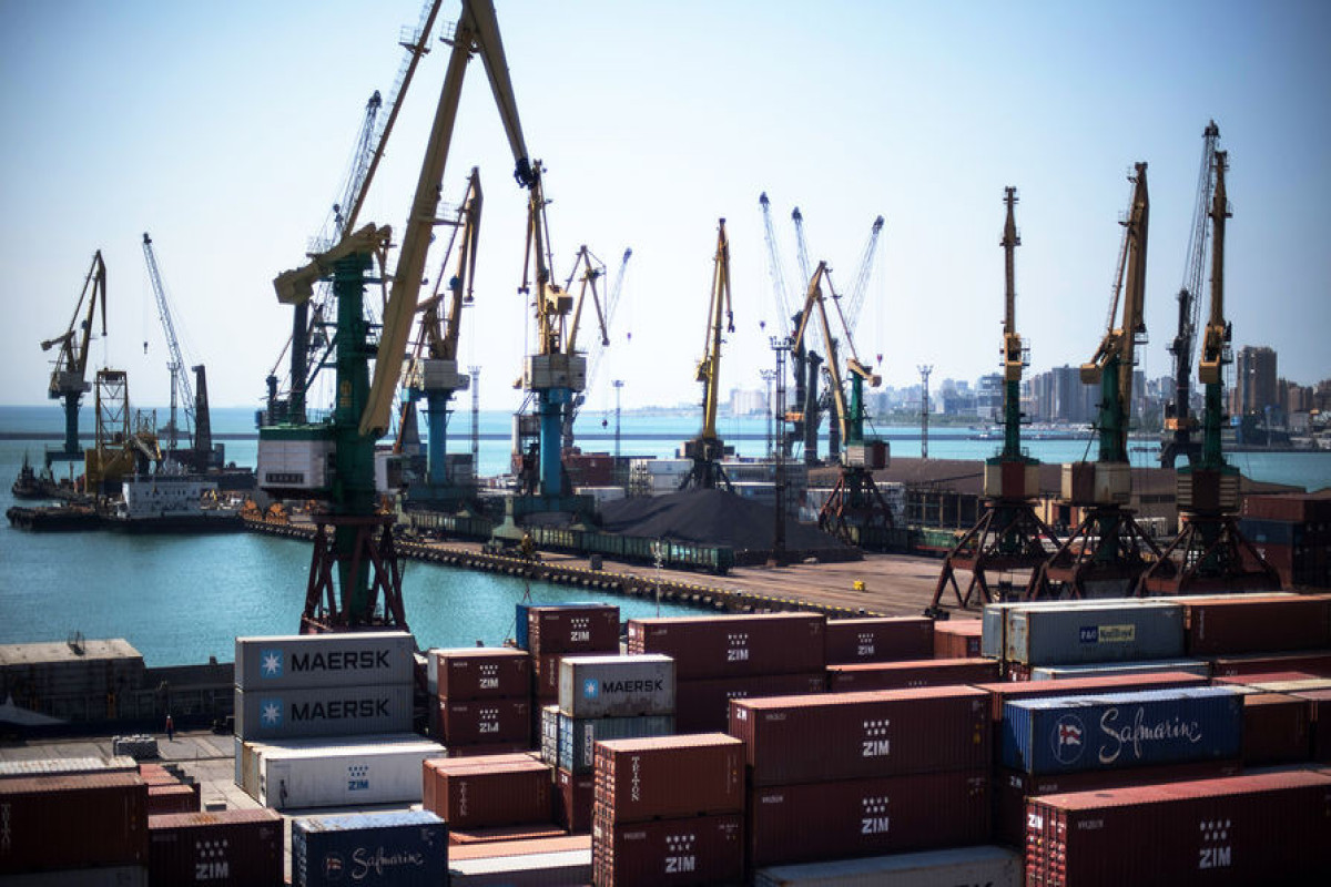Власти США подозревают Китай в шпионаже через портовые краны