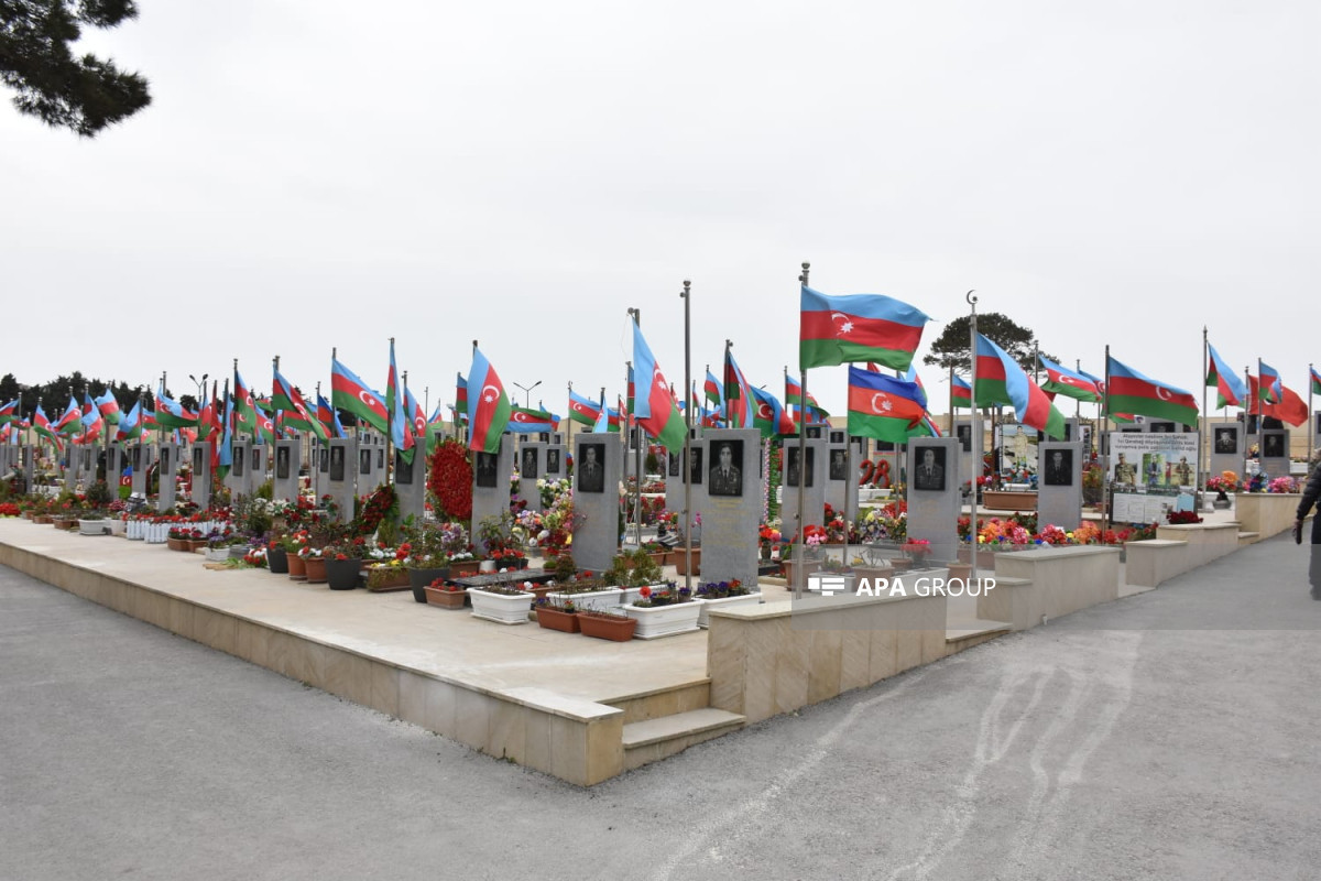 Тело погибшего в результате армянской провокации военнослужащего доставлено на II Аллею шехидов