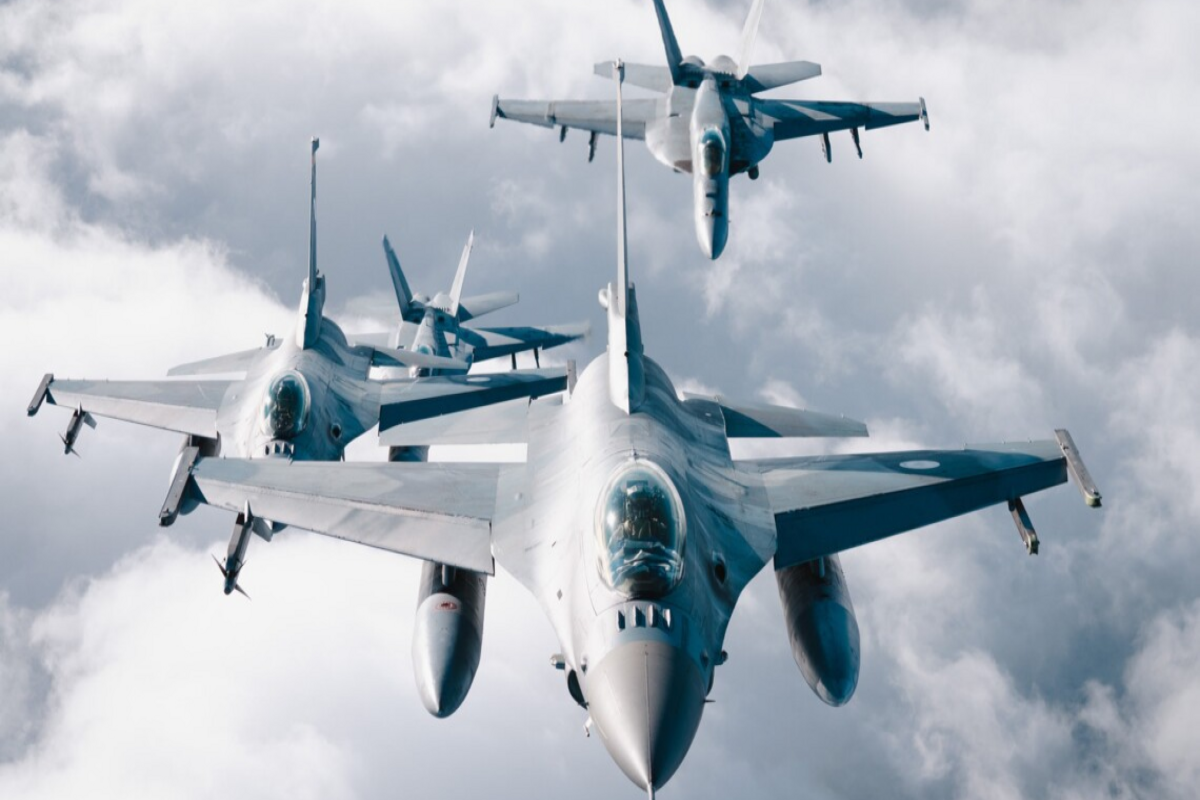 НАТО поручила ФРГ и Британии патрулировать воздушное пространство стран Балтии