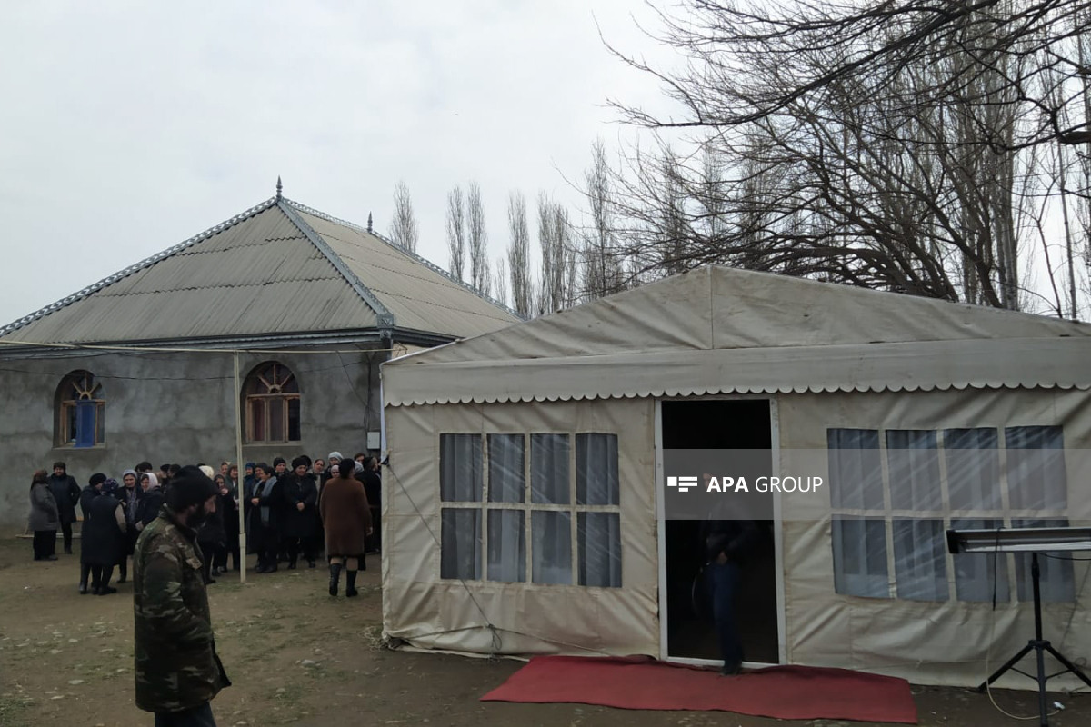 В Товузе похоронен погибший в результате армянской провокации военнослужащий Эшгин Гусейнов-ФОТО 