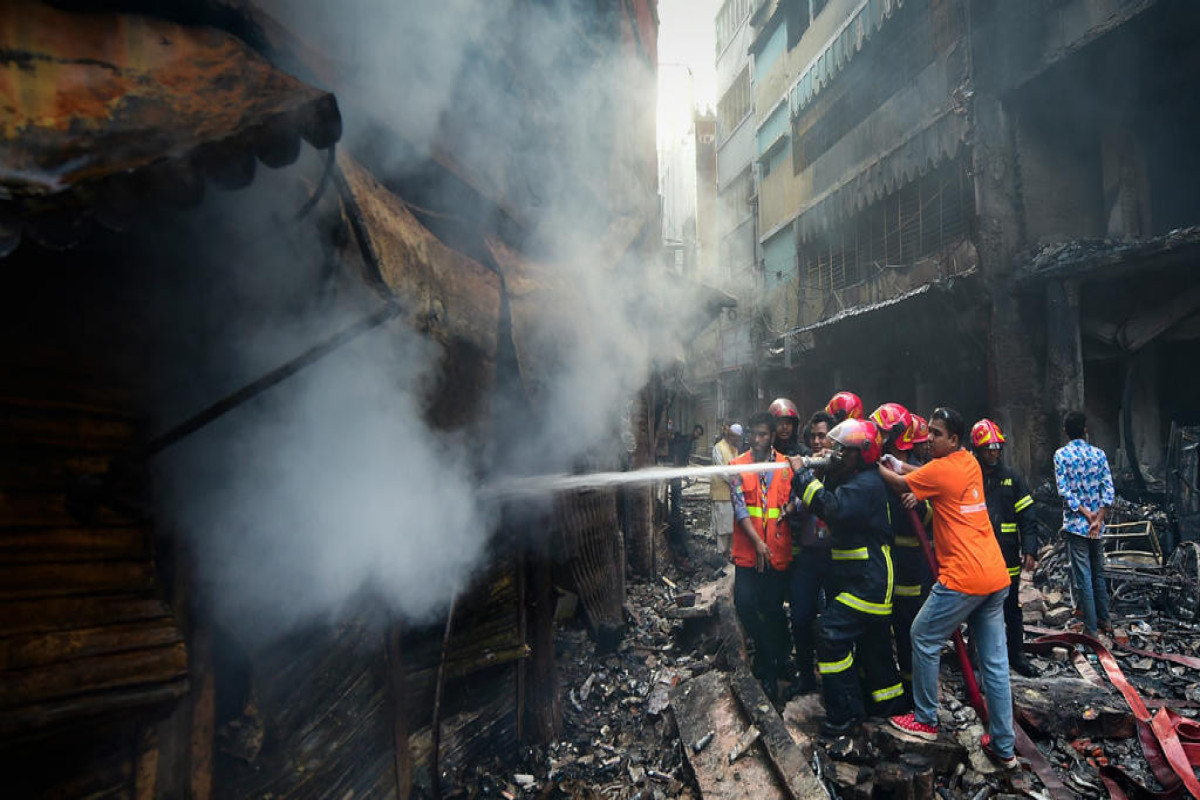 Взрыв в здании в Бангладеш: 15 погибших, более 140 пострадавших