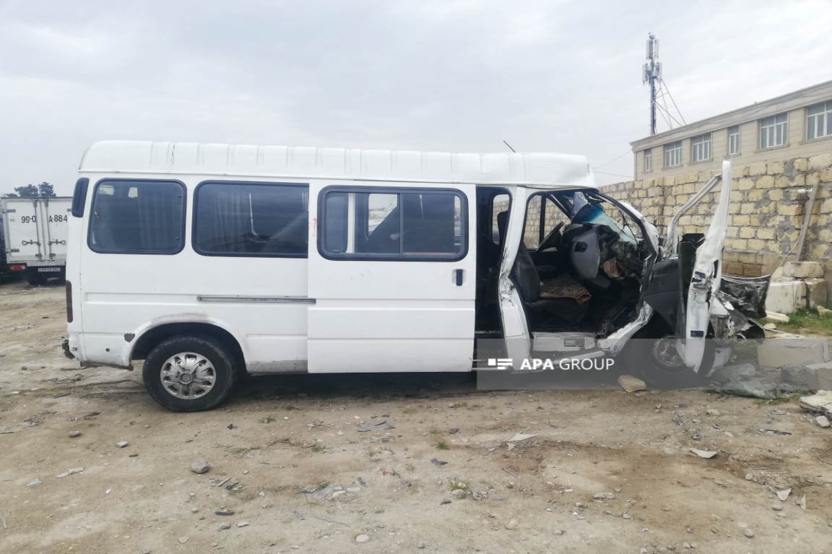 На трассе Баку-Губа микроавтобус столкнулся с газовозом, пострадали 15 человек-ОБНОВЛЕНО-1 -ФОТО 