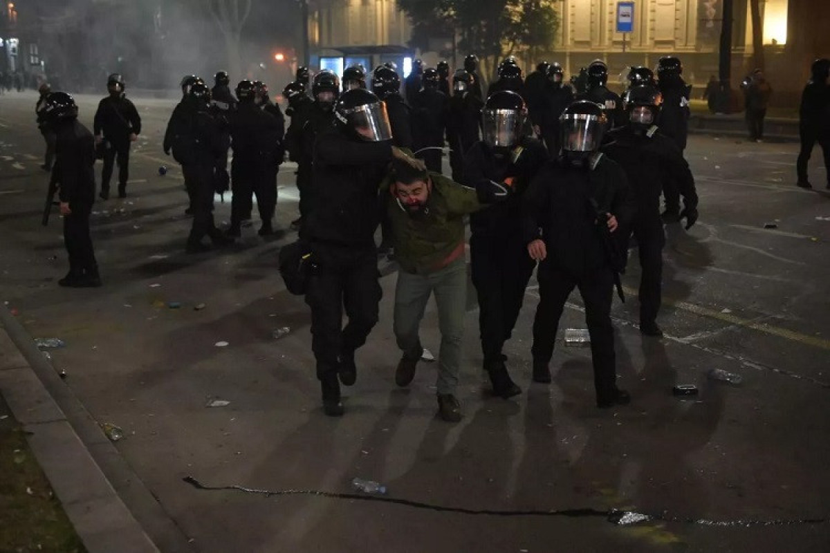 В Грузии расследуют факт возможного превышения полномочий сотрудников полиции по отношению к протестующим