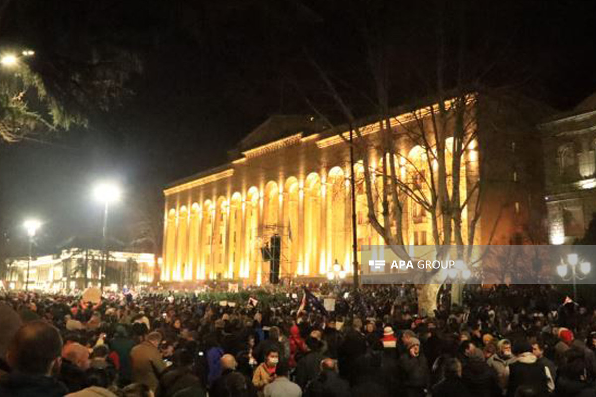 Протестующие в Грузии требуют отставки правительства