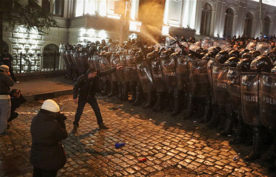 Оппозиция Грузии отменила брифинг о неповиновении после отзыва законопроекта об иноагентах