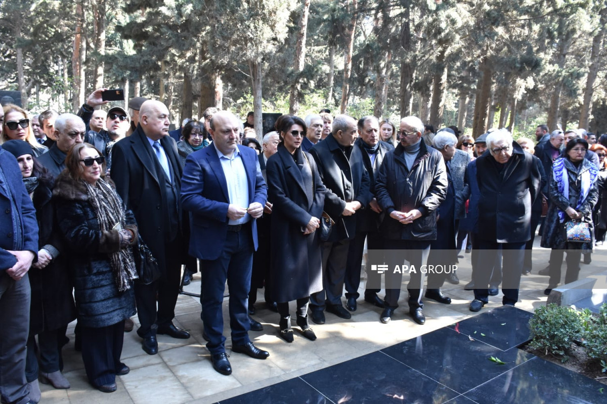 В Баку состоялось открытие надгробного памятника Рустаму Ибрагимбекову-ФОТО 