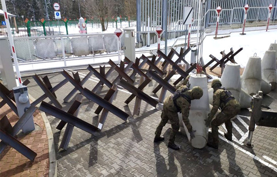 Польша начала строить укрепления на границе с Беларусью