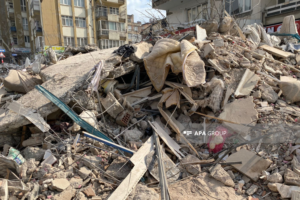 Число погибших при землетрясениях в Турции достигло 47 975 человек