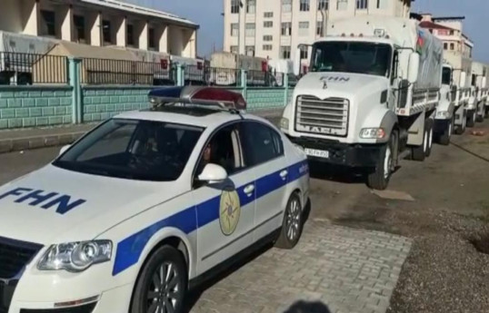 В Баку возвращается очередная автоколонна МЧС, доставившая гумпомощь в Турцию -