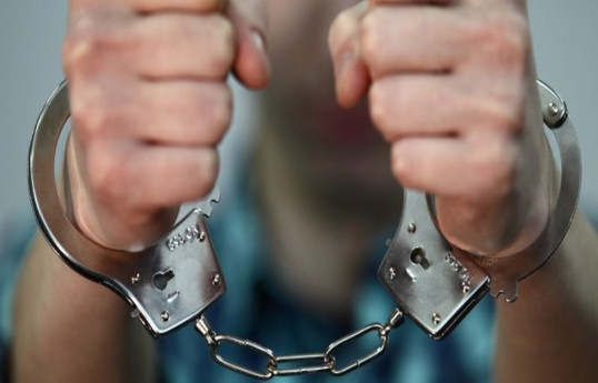 В Баку за взятку задержаны должностные лица районного управления Госслужбы по мобилизации
