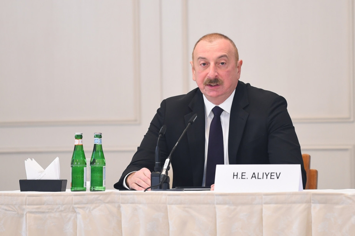 Ильхам Алиев: Надеемся в следующем году завершить расширение грузинского участка железной дороги Баку-Тбилиси-Карс