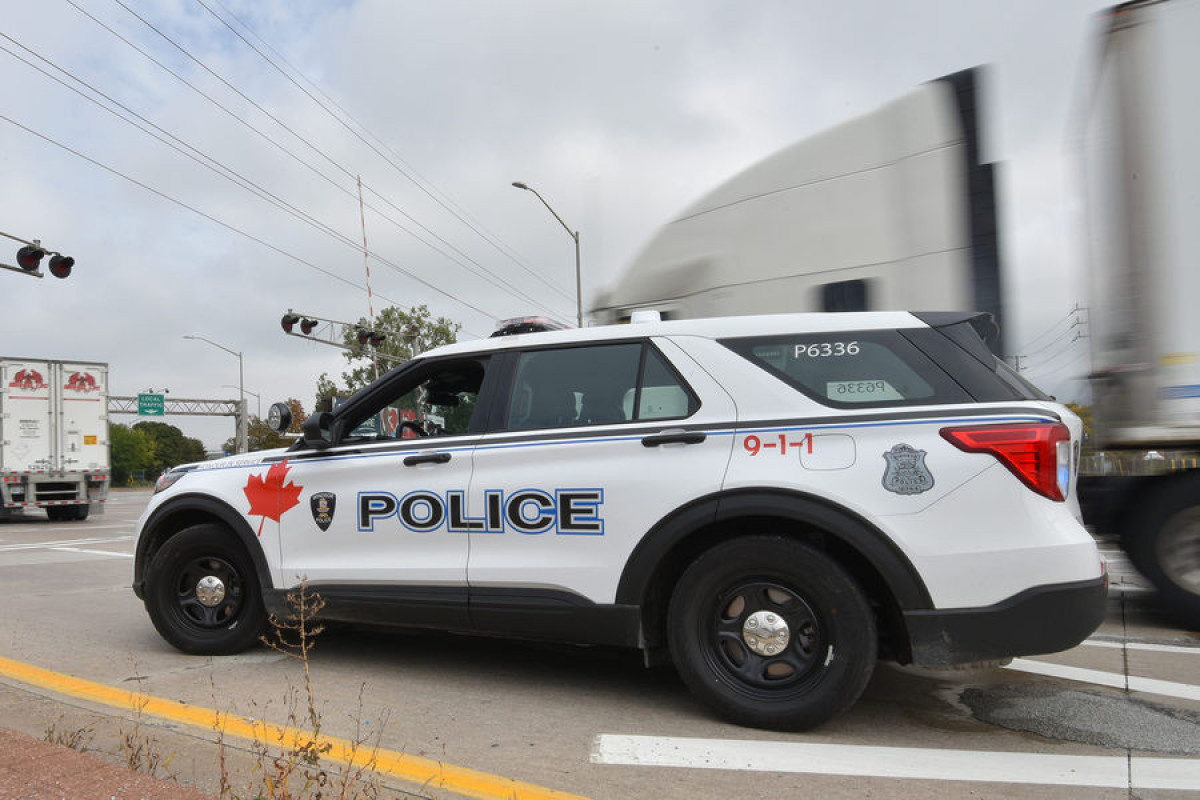 В Канаде при вызове на семейную ссору погибли двое полицейских