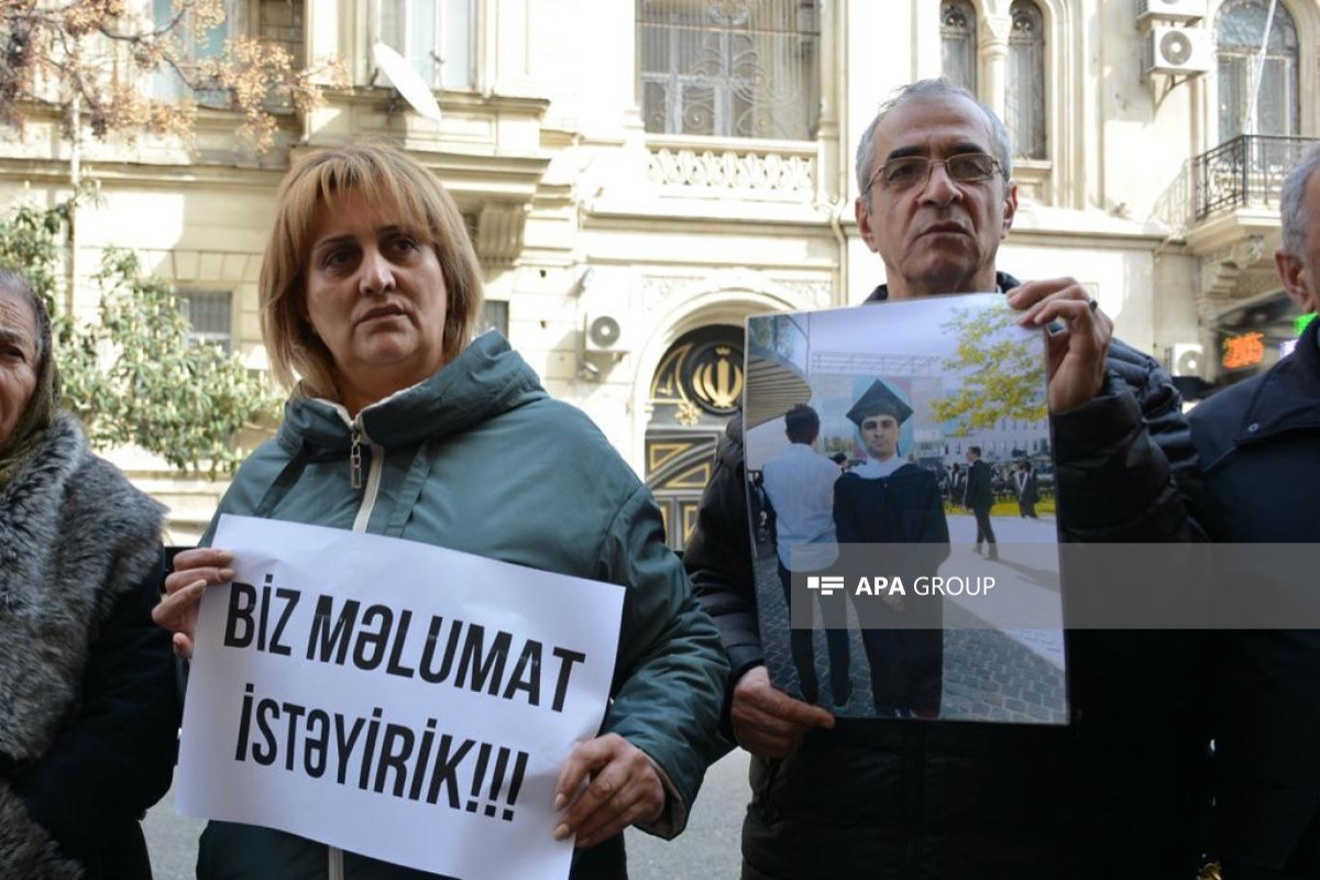 Родственники пропавшего в Иране гражданина Азербайджана провели пикет перед посольством Ирана-ФОТО 