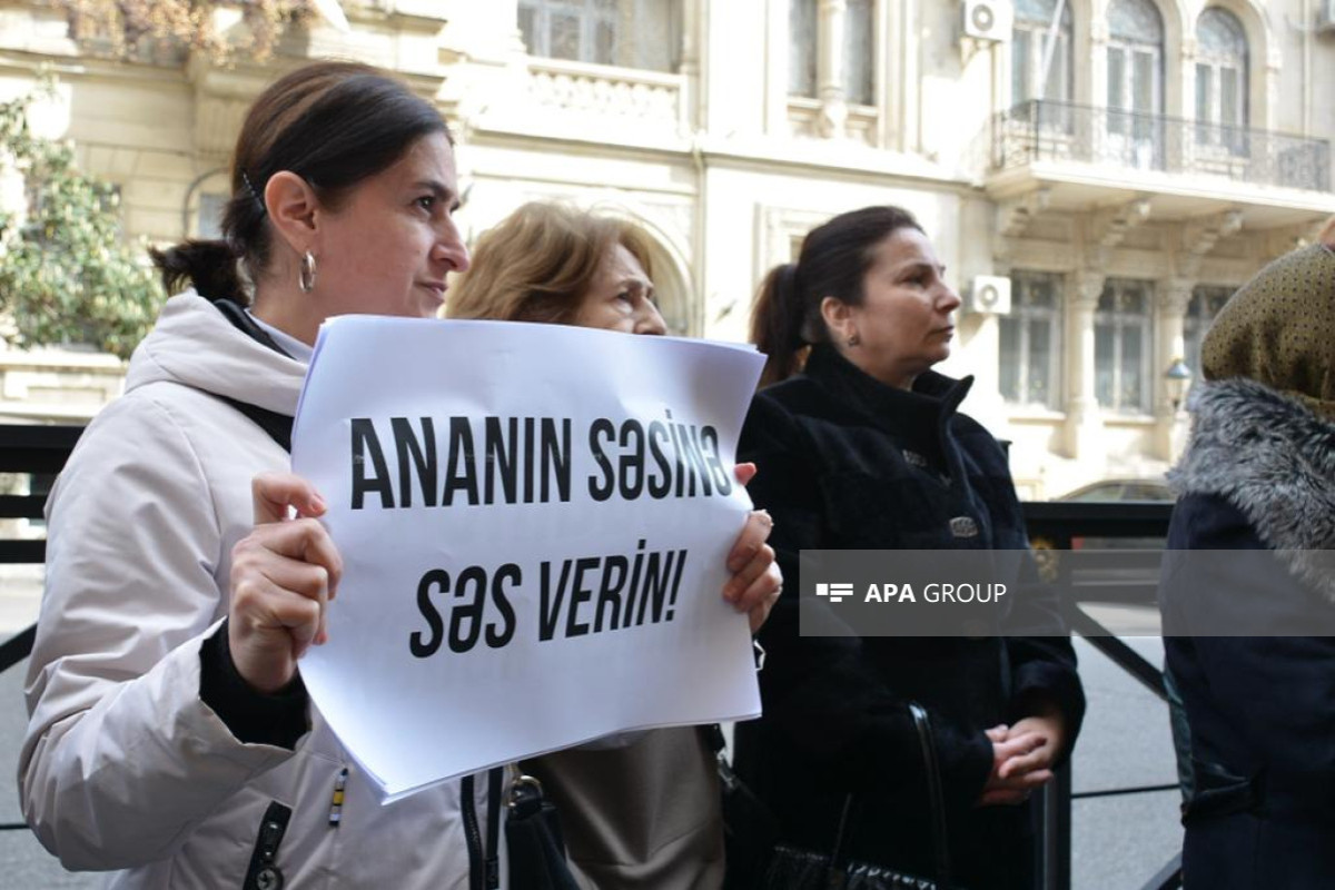 Родственники пропавшего в Иране гражданина Азербайджана провели пикет перед посольством Ирана-ФОТО 