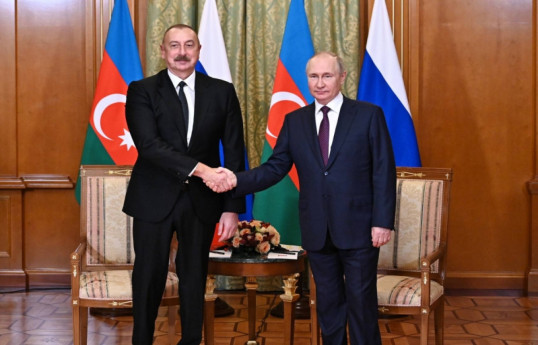 Путин позвонил Ильхаму Алиеву