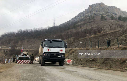 По дороге Лачин-Ханкенди проехали автомобили МККК