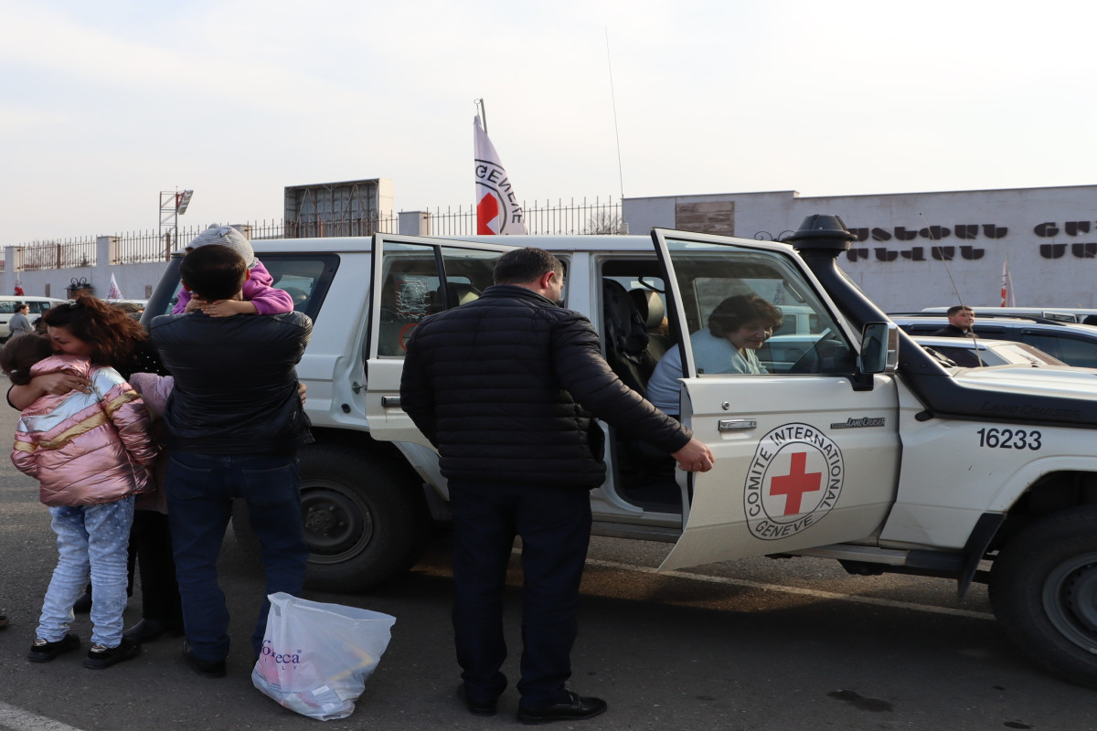В этом месяце МККК перевез по Лачинской дороге 5000 посылок с продовольствием