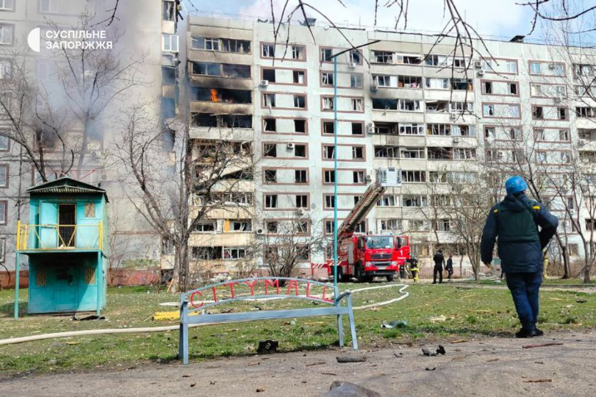 ВС России обстреляли жилые здания в Запорожье-ФОТО -ВИДЕО 