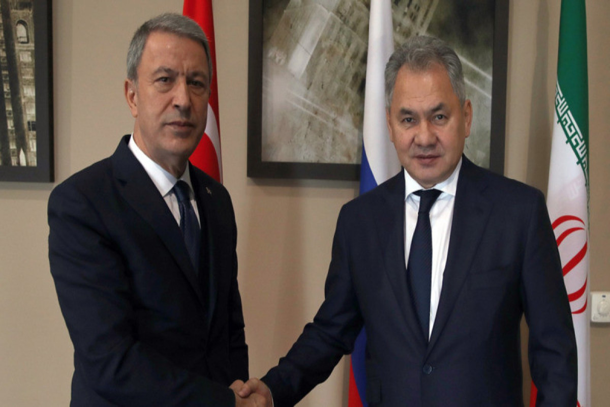 Главы Минобороны Турции и России провели переговоры