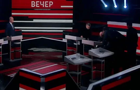 Гость Соловьева упал в обморок в прямом эфире-ВИДЕО 