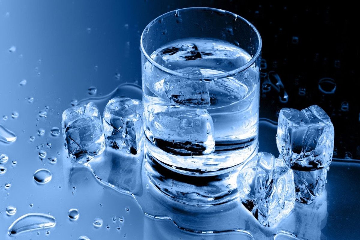 Диетолог рассказала, почему нельзя запивать пищу холодной водой
